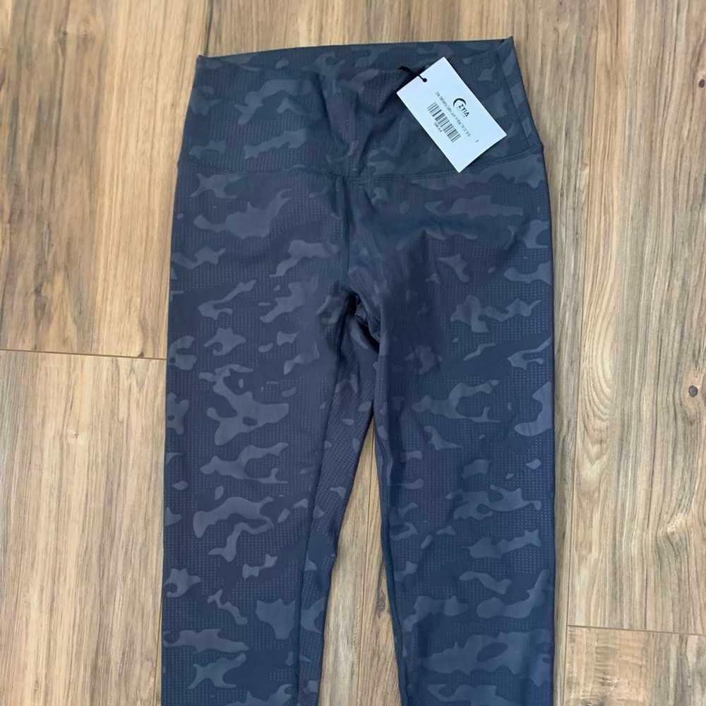 Zyia grey camo battleship hi rise 7/8 luxe